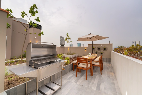 Authentic 2 BR in Miraflores